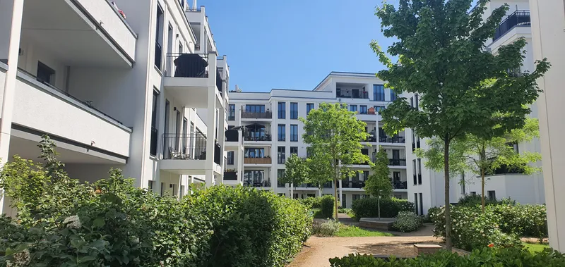 Süße kleine 2-Zimmerwohnung mit Loggia, hell, 4. OG, Bärbel-Bohley-Ring — photo 1
